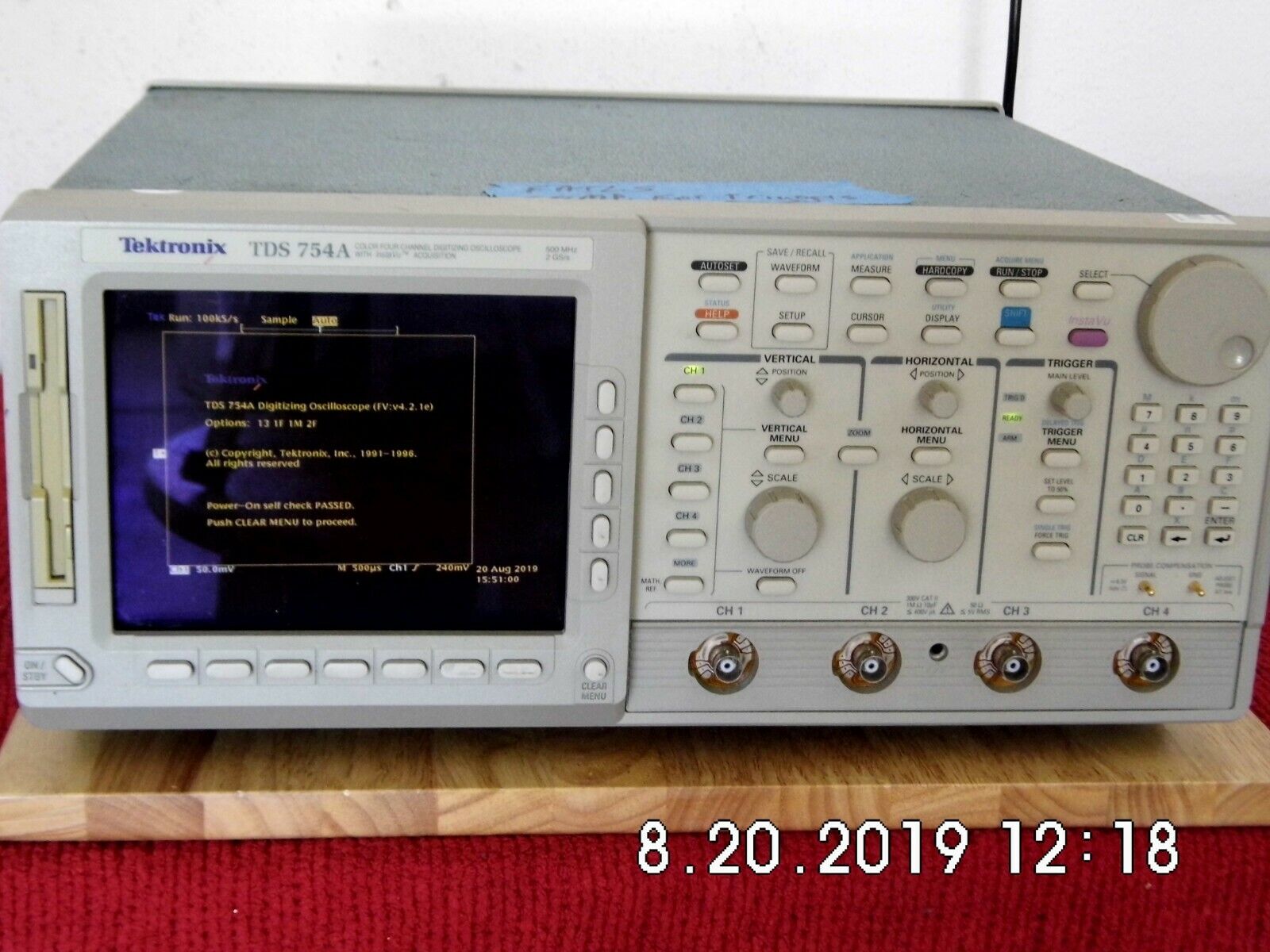 Tektronix 4 channel TDS754A 500MHz 2GSa/s oscilloscope 13 1F 1M 2F Tektronix 4 channel TDS754A 500MHz 2GSa/s oscilloscope 13 1F 1M 2F